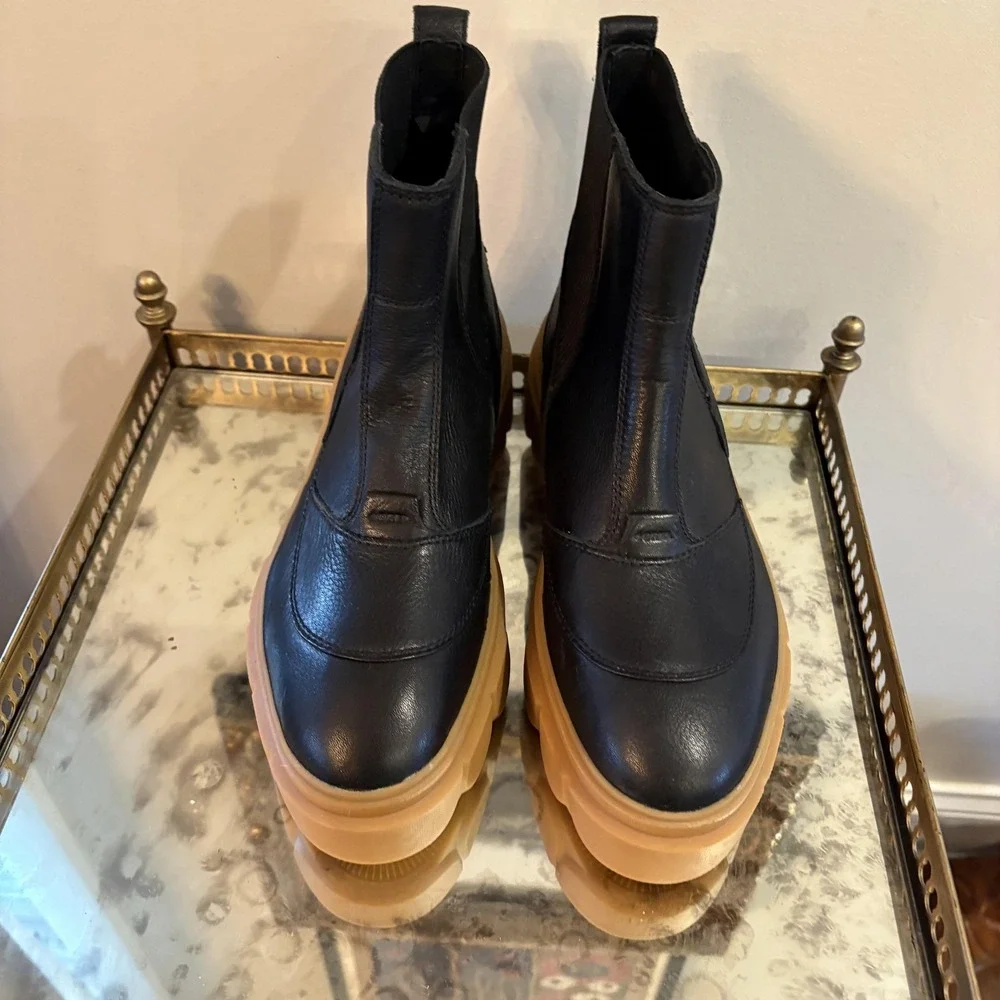 Sorel Chelsea‎ Boots Womens Size 11 Black Waterproof Leather Lug Sole Platform